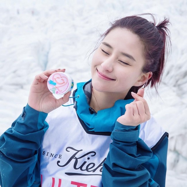 Senyuman menawan Laurinda yang buat pria jatuh cinta. Foto: Instagram @laurinda_ho