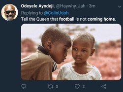 Ssstt...bilang ke Ratu Elizabeth II ya kalau Inggris tersingkir. Tapi, bilangnya pelan-pelan saja biar tidak dimarahi. (Foto: Twitter @Haywhy_Jah)