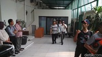 Tio Pakusadewo saat ditemui Pengadilan Negeri, Jakarta Selatan, Kamis (12/7). Foto: Hanif Hawari/detikHOT