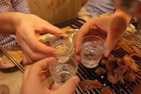 Biarkan Pelanggan Mabuk, Restoran Korea Ini Dituntut Rp 23 Juta