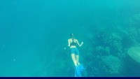 Sara juga jago freediving lho! (johsara/Instagram)