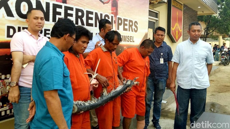 Curi Kabel Listrik Venue Asian Games, 3 Orang Diciduk Polisi Curi Kabel Listrik Venue Asian Games, 3 Orang Diciduk Polisi