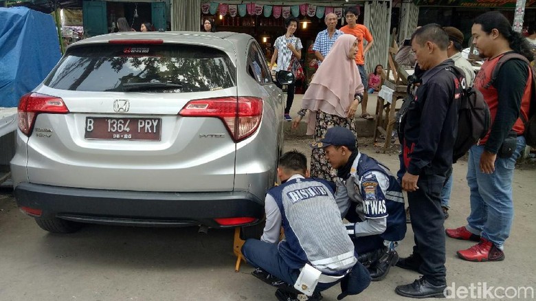 Razia Parkir Liar Jelang Asian Games Palembang, Warga Protes Razia Parkir Liar Jelang Asian Games Palembang, Warga Protes