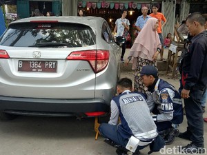 Razia Parkir Liar Jelang Asian Games Palembang, Warga Protes