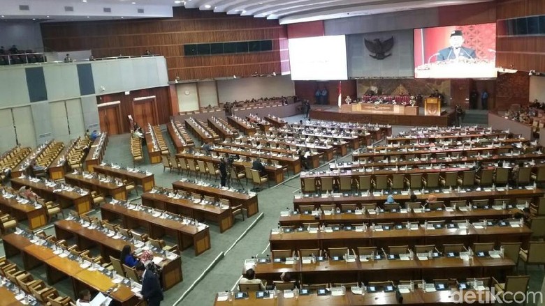 Hanya 63 Anggota DPR yang Hadiri Paripurna Pembahasan RAPBN 2019 Hanya 63 Anggota DPR yang Hadiri Paripurna Pembahasan RAPBN 2019