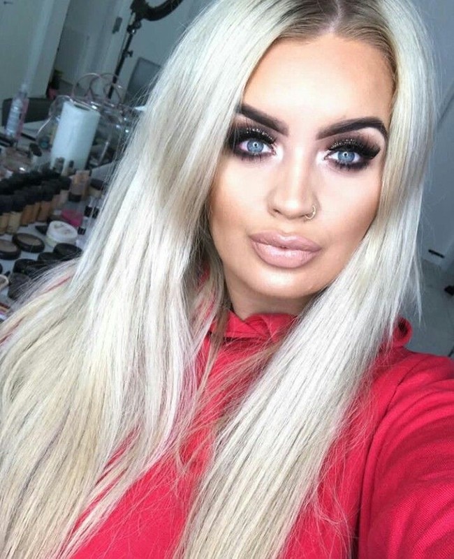 Jane pun melakukan make over besar-besaran pada tubuhnya. Mulai dari filler di sana-sini hingga implan bokong. Foto: dok. Instagram (@janepark)