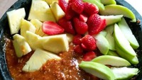 Bukan hanya warna-warni buah yang cantik, rujak yang dipamerkan @wonogiriinfo ini sukses bikin ngiler! Foto: Instagram @wonogiriinfo