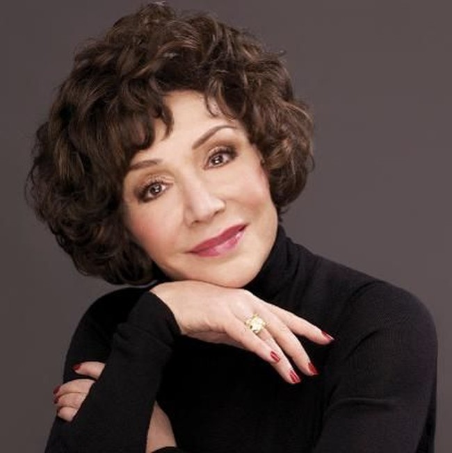 Cofounder The Wonderful Co. Lynda Resnick memiliki kekayaan USD 2,4 miliar atau sekitar Rp 34,5 triliun. The Wonderful Co. merupakan perusahaan holding yang memayungi sejumlah brand berbasis makanan dan minuman seperti Fiji Water, JUSTIN WInes, Wonderful Pistachios, Wonderful Citrus, Paramount Farms, dan sebagainya. Foto: Dok. Forbes