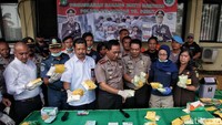 Kapolres Pelabuhan Tanjung Priok Eko Hadi Santoso menyampaikan rilis ungkap kasus narkoba serta pemusnahan di Polres Pelabuhan Tanjung Priok, Jakarta Utara, Kamis (12/7).
