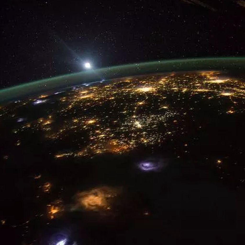 NASA Bakal Bangun Stasiun Luar Angkasa di Bulan NASA Bakal Bangun Stasiun Luar Angkasa di Bulan
