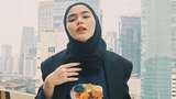 Gaya Khas Sivia Azizah, Tak Pernah Pakai Hijab Selain Warna Hitam