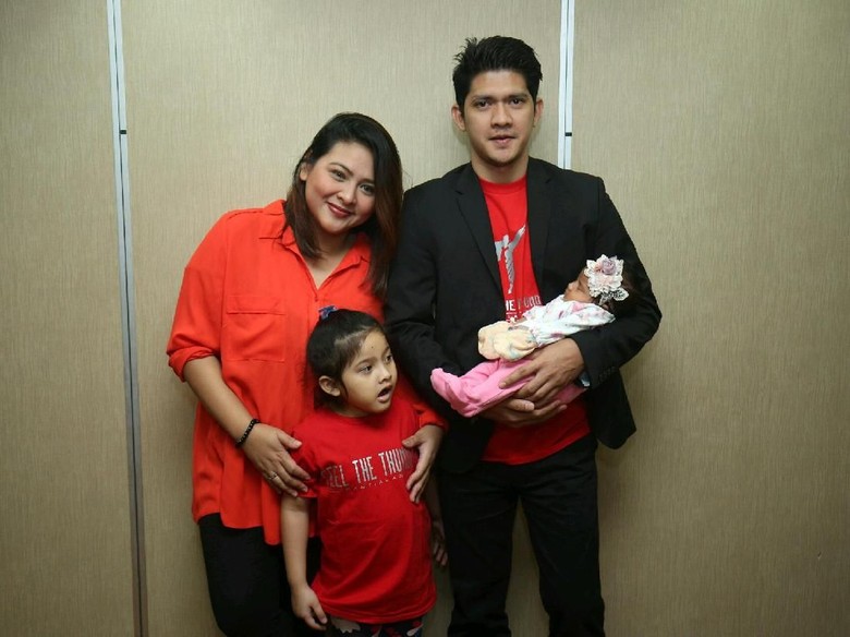 Audy Item Ingin Ubah Warna Rambut, Iko Uwais Larang Keras Audy Item Ingin Ubah Warna Rambut, Iko Uwais Larang Keras