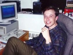 Tampang Para Pemuda Culun yang Kini Berduit Triliunan