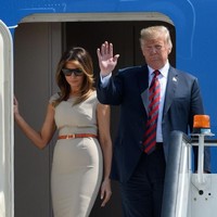 Melania Trump akan berada di Inggris hingga Sabtu besok. Tentu saja sorotan akan tertuju juga pada gaya busananya selama kunjungan bersejarah tersebut, terutama saat bertemu dengan Ratu Elizabeth II. Kita tunggu saja nanti. Foto: Getty Images