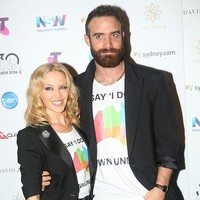 Penampilannya yang selalu segar dan ceria, membuat Kylie berhasil menggaet pria yang lebih muda darinya. Kylie sempat bertunangan dengan Joshua Sasse yang usianya 20 tahun lebih muda darinya.  Foto: Getty Images