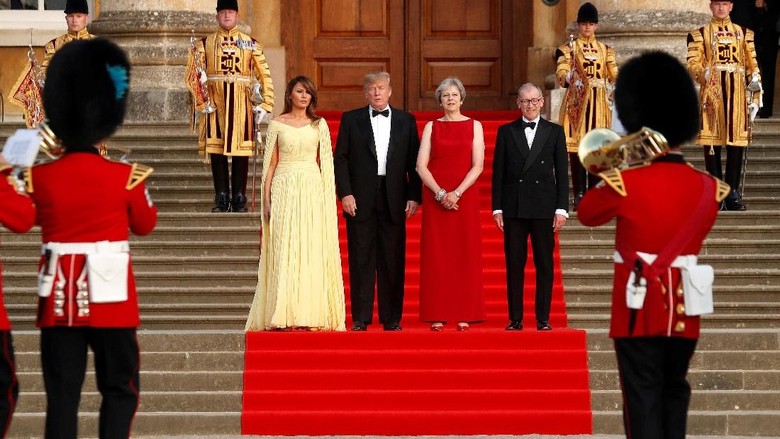 Warganya Protes, PM Inggris Malah Gelar Karpet Merah untuk Trump Warganya Protes, PM Inggris Malah Gelar Karpet Merah untuk Trump