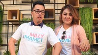 Dennis Adhiswara dan Sissy Priscillia merilis teaser film baru mereka Milly & Mamet belum lama ini. Foto: Ismail/detikHOT