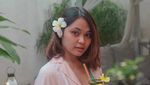 Regina Poetiray, Gantikan Momo di Geisha?