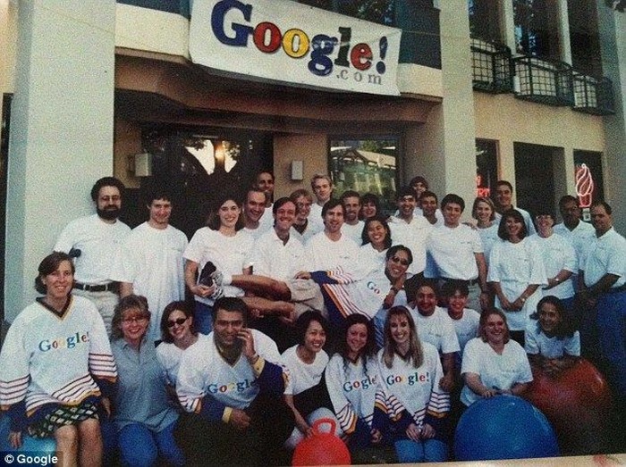 Sergey Brin, Larry Page dan pegawai awal Google. Foto: Google Sergey Brin, Larry Page dan pegawai awal Google. Foto: Google