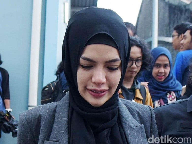 Tak Lama untuk Nikita Mirzani Putuskan Pisah dari Dipo Latief Tak Lama untuk Nikita Mirzani Putuskan Pisah dari Dipo Latief