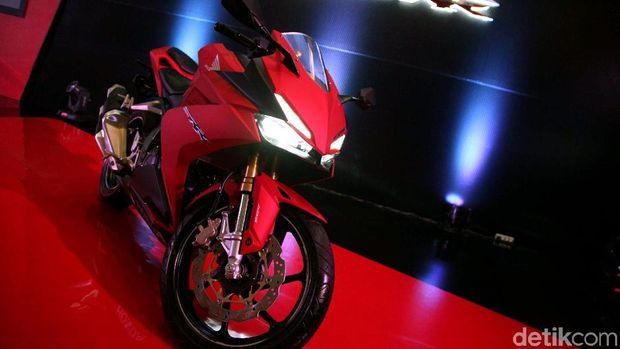 Honda Vario Engkolnya Hilang, Sampai KTM RC 200 Murmer