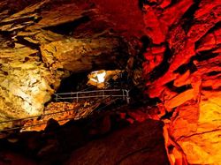 Deretan Gua Paling Menakjubkan di Dunia