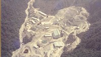 Pabrik pengolahan bijih di tahun 1970an di ketinggian 2.800 mdpl. Dok. PT Freeport Indonesia.