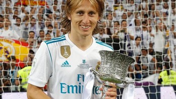 Supercopa de Espana pun juga sudah direngkuhnya. Foto: Instagram/lukamodric10