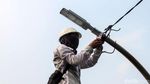Sudin Perindustrian dan Energi Perbaharui Lampu JPO Gatot Subroto