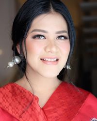   Beautiful Kahiyang Ayu with impeccable makeup to Foto Hamil 