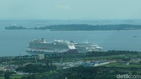 Pemandangan Singapura dari atas terlihat jelas di sini, seperti kapal yang bersandar di Marina Bay Cruise Centre (Shinta/detikTravel)