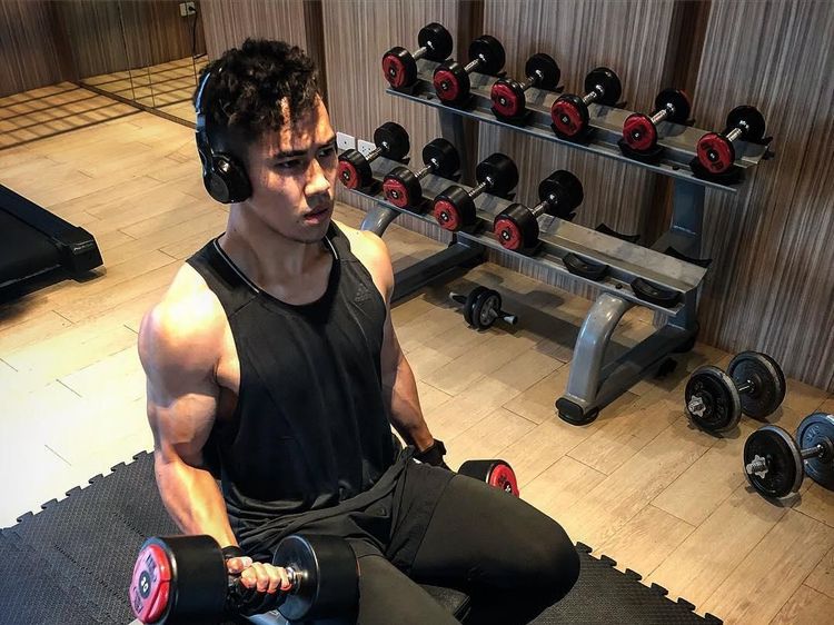 Kekarnya Ryuji Utomo, Mantan Kekasih Ariel Tatum yang Rajin Olahraga