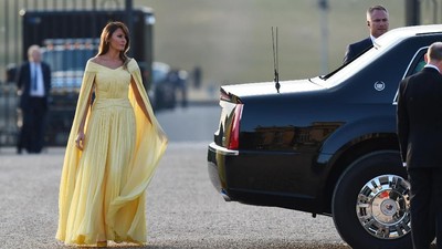 Bikin Shock! Gaya Melania Trump di Inggris Bernilai Rp 43,5 miliar