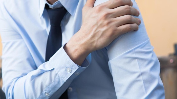 Hati-hati, Nyeri Bahu Seperti Ini Bisa Jadi Tanda Kanker Paru