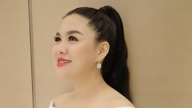 Vicky Shu yang baru saja melahirkan siap nyaleg.