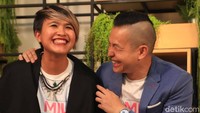 Kompak terus ya Koh Ernest dan istri! Foto: Pool/Ismail/detikHOT