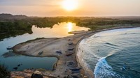 Arugam Bay, Sri Lanka. Kota untuk peselancar di pantai timur Sri Lanka ini berhasil mempertahankan popularitasnya bagi wisatawan (CNN Travel) 
