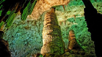 Carlsbad Caverns di New Mexico dikunjungi oleh 407.000 orang tiap tahunnya. Di dalamnya terdapat 117 gua, dengan tiga diantaranya ditujukan khusus untuk tur. Foto: Matador Network