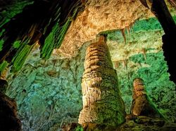 Deretan Gua Paling Menakjubkan di Dunia