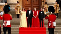 Seperti dilansir AFP, Jumat (13/7/2018), Trump bersama istrinya, Melania, menghadiri jamuan makan malam di Blenheim Palace, tempat kelahiran mantan PM Winston Churchill, pada Kamis (12/7) malam waktu setempat.