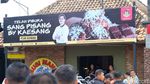Foto: Kaesang Temani Jokowi Kunjungi Sang Pisang di Palembang