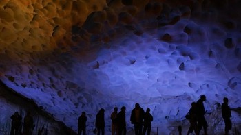 Surprise Cave di Vietnam merupakan salah satu Situs Warisan Dunia UNESCO. Gua ini ditemukan pada 1901. Foto: Matador Network