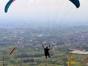 Kota Batu Tuan Rumah Kejuaran Dunia Paragliding Seri III