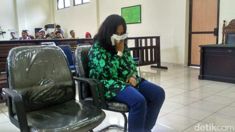 Pengakuan Ibu-ibu Pencuri yang Ditendang AKBP Yusuf Pengakuan Ibu-ibu Pencuri yang Ditendang AKBP Yusuf
