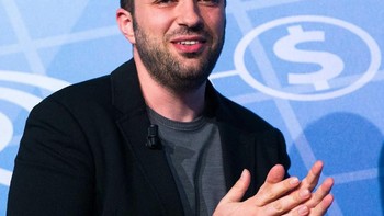 Jan Koum sekarang diperkirakan berharta USD 9,5 miliar meski tak lagi mengurus WhatsApp yang dibesarkannya. Ia telah lengser dari posisi CEO WhatsApp belum lama ini. Foto: istimewa