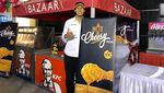 Ini Asyiknya Pembalap Sean Gelael Saat Nikmati Makanan