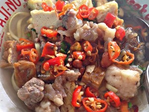 Paduan Sop dan Mie yang Unik Dalam Mie Thoprak Solo