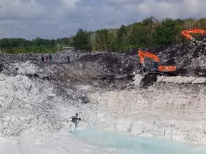 Bongkar Tambang Timah Ilegal, KLHK Dihadang Warga di Babel