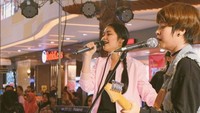 Gimana, setuju nggak kalau Regina menggantikan posisi Momo? Foto: Dok. Instagram/reginapoetiray