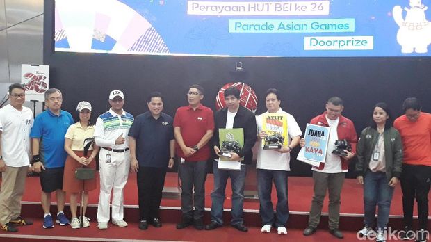 Chris Jhon dan Liem Swie King Tutup Perdagangan Sore Ini